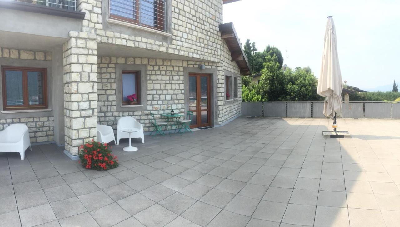 Vela Di Soleville Camere Con E Senza Vista Lago Con Ristorante & Pizzeria Sale Marasino Exterior foto
