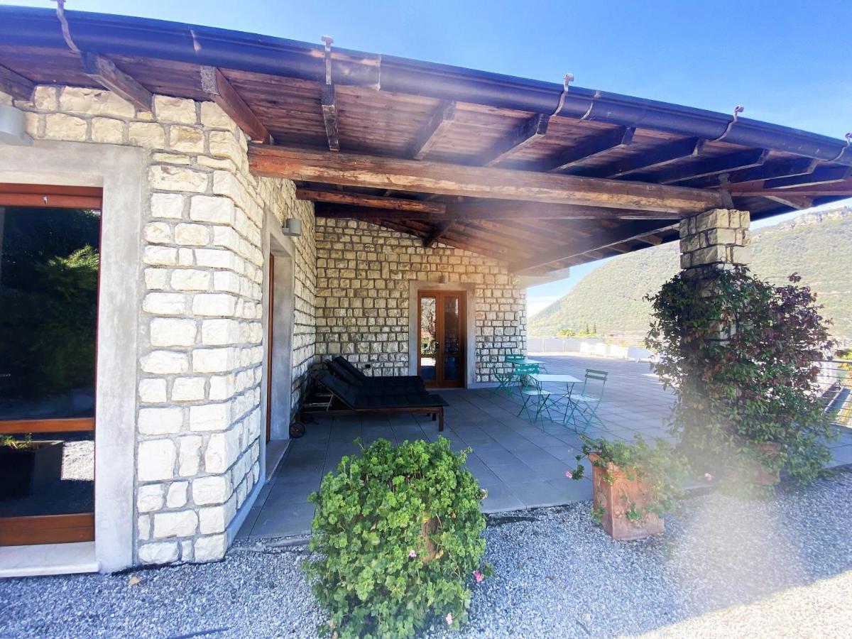 Vela Di Soleville Camere Con E Senza Vista Lago Con Ristorante & Pizzeria Sale Marasino Exterior foto